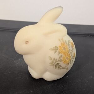 Fenton Cream and Yellow Glass Art Bunny Sculpture
